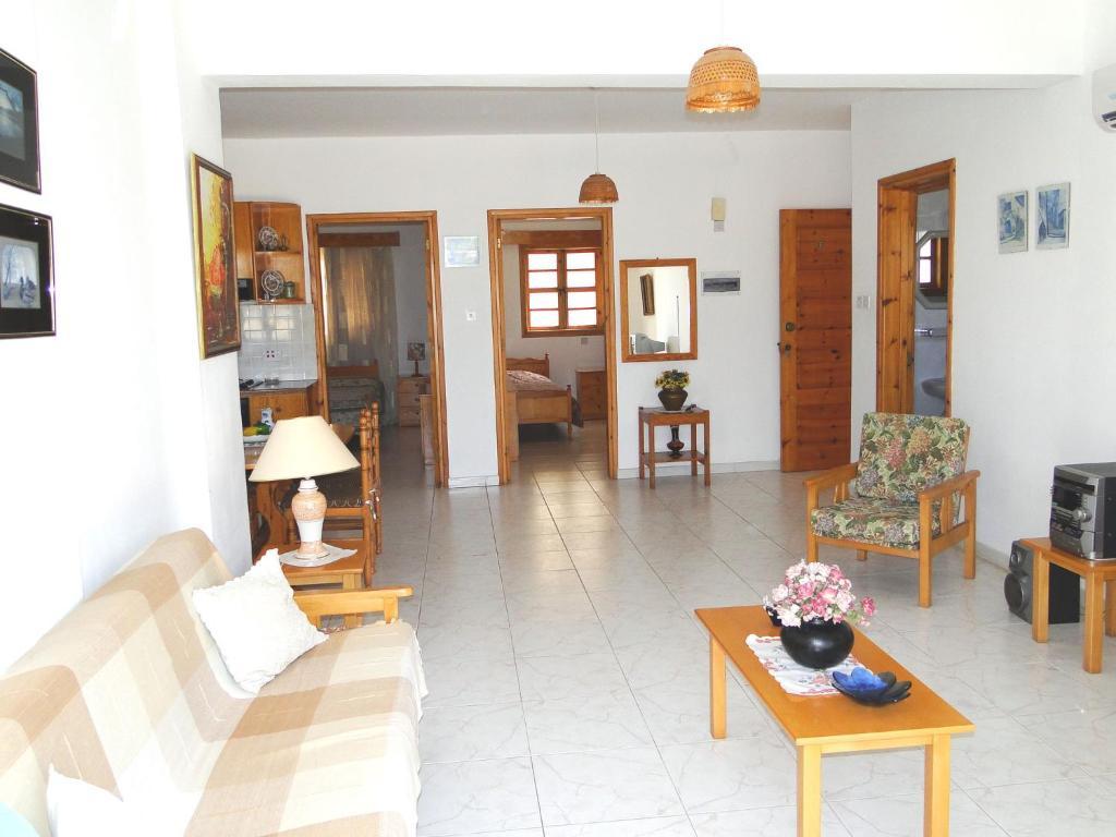 Ampelokipi Holiday Apartments Pissouri Habitación foto