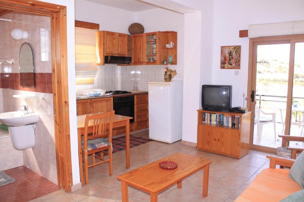 Ampelokipi Holiday Apartments Pissouri Habitación foto